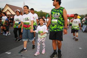 BIB: 
                            <button type="button" onclick="openModal(3531023)" class="btn btn-primary btn-sm float-right btn-popup" data-toggle="modal" data-target=".modal-high-quality">
                        <i class="fas fa-shopping-cart"></i> Add to Cart
                    </button>
                                            <button type="button" onclick="isThisMe(3531023, true)" class="btn btn-success btn-sm float-right btn-popup btn-isme hidden" data-toggle="tooltip" data-placement="bottom" title="นี่คือรูปของคุณใช่ไหม คลิกที่นี่เพื่อเอาเข้าอัลบั้ม">
                        <i class="fas fa-plus"></i> Add to album
                    </button>
                    <button type="button" onclick="isThisMe(3531023, false)" class="btn btn-warning btn-sm float-right btn-popup btn-isnotme hidden">
                        <i class="fas fa-ban"></i> Remove from album
                    </button>